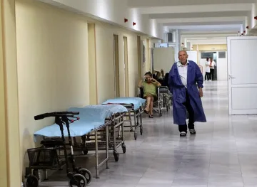 Режат 8 болници от договор с касата