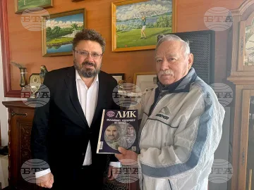 Георги Иванов получи първия екземпляр от списание ЛИК