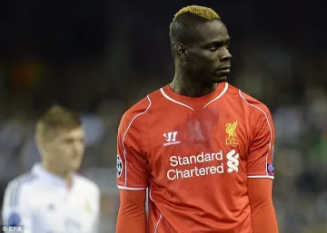 Балотели: Майка ми е еврейка, млъкнете!