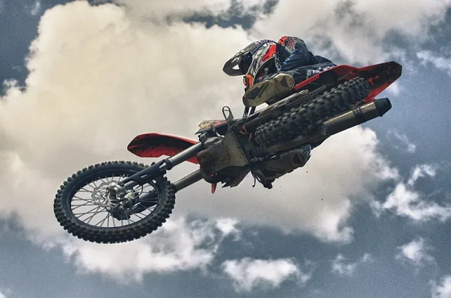 Мотоциклетистите ни останаха без лиценз