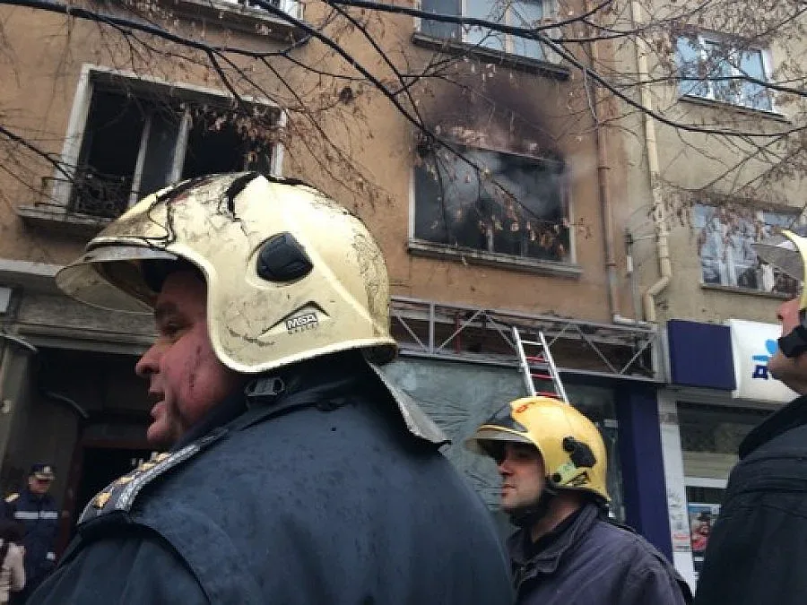 Мъж е загинал при пожар в центъра на София