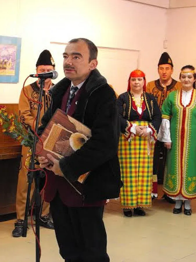 550 пациенти стискат палци на д-р Деянов