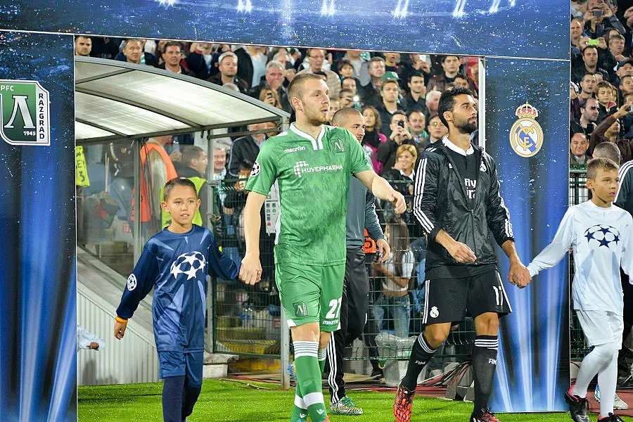 2000 си взеха билет за "Бернабеу"