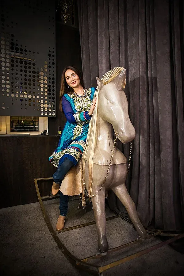 Елен върти флирт по руски