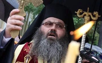 Копия на две чудотворни икони пристигат в Провадия за Никулден