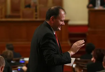 Миков: Гергов беше в чужбина и не е запознат с нещата в БСП