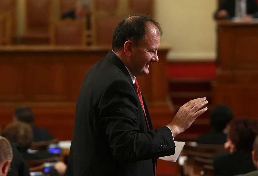 Миков: Гергов беше в чужбина и не е запознат с нещата в БСП