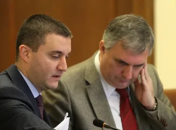 Минималната заплата става 360 лв. от 1 януари