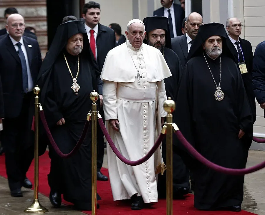 Папата готов на среща с руския патриарх Кирил