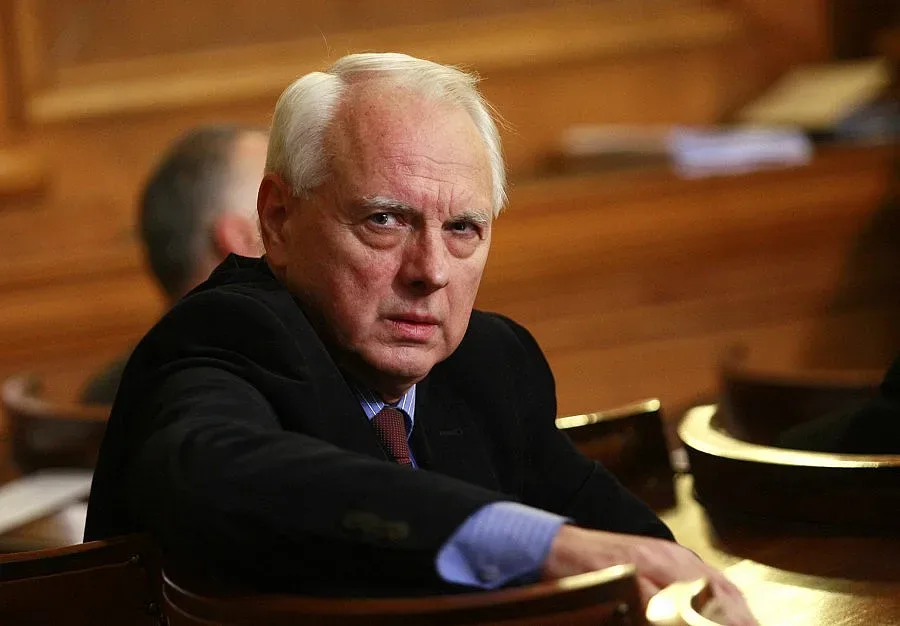 Енчев напусна ПФ, но не и парламента