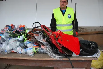 Митничари търсят ментета в нета