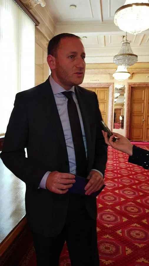 Нова къща от общината, ако бутне старата