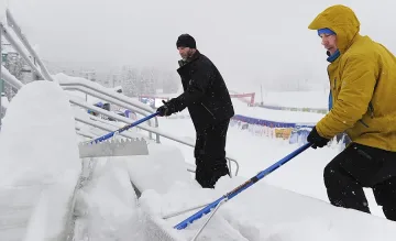 Сняг остави без ток 200 000 американци