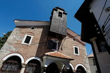 Лили Иванова дарява манастир