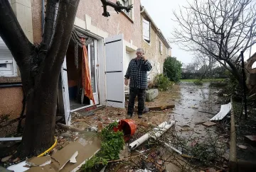 Жертвите на наводненията във Франция станаха четири