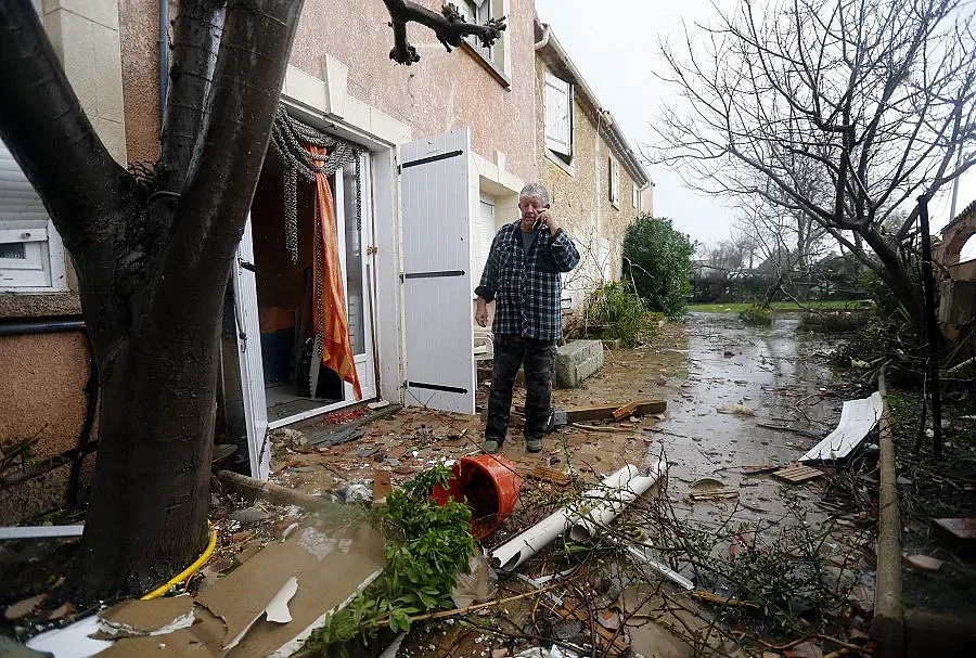 Жертвите на наводненията във Франция станаха четири
