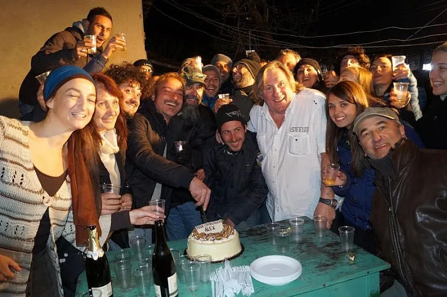 Депардийо си тръгна с купон