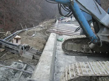 10 дни до укрепването на пътя за Банско