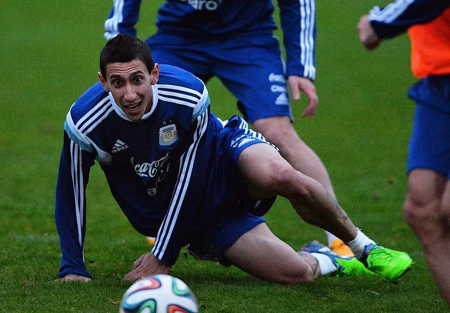 Ясни номинациите за халфове за идеалния отбор на ФИФА