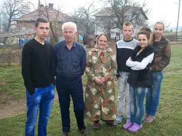 "Възкреси доброто": Три двойки близнаци мечтаят за компютър