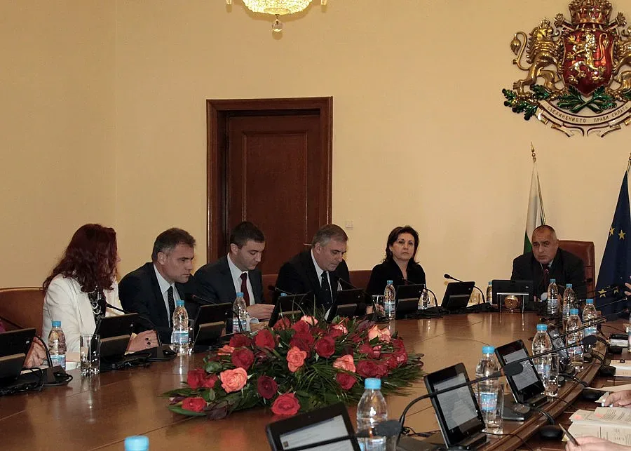 Губернаторите по формулата 18:5:1 (ОБЗОР)