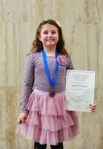 7-г. пианистка с бронзов медал