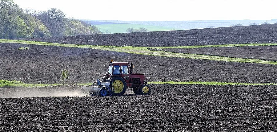 Дъждовете забавят есенната сеитба