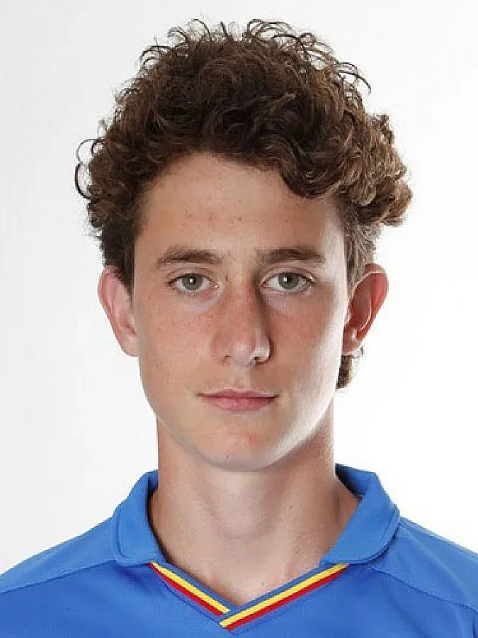 Хората на Бейл лапнаха талант от "Левски"