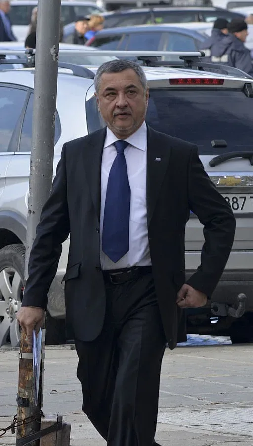 Валери Симеонов отмени срещата с военния министър