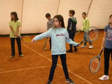 СК "ДЕМА" с ученическа спортна занималня