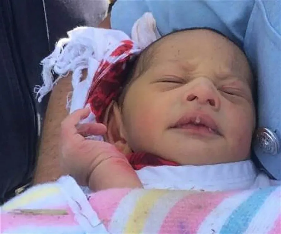 Новородено оцеля 5 дни в канавка в Сидни