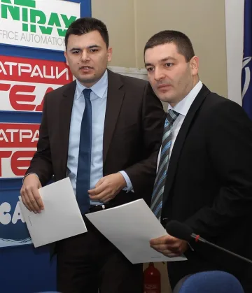 Лъчезар Богданов: Данъкът върху лихвите гони влоговете в чужбина