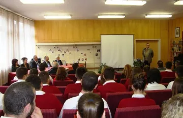 Урок по демокрация с ученици от Крумовград