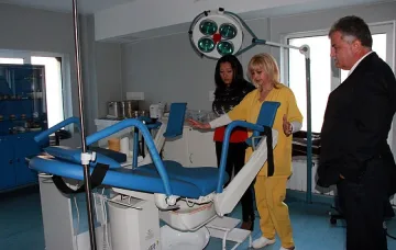 Лиляна Павлова разгледа обновена с европари болница