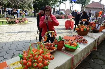 Празник на райската ябълка спретна старозагорско село