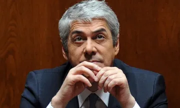 Арестуваха бившия премиер на Португалия Жозе Сократеш