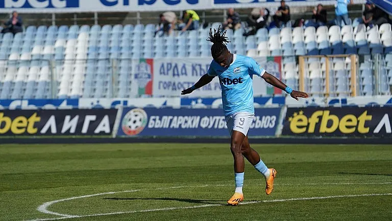 Вместо титла. Арда се залепи за Левски!