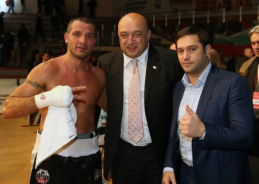 Спас Генов дебютира с победа в APB сериите в София