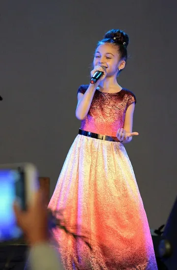 Лили и Крисия взривиха НДК