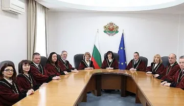 Янаки Стоилов пое най-важното дело. КС решава за изборите