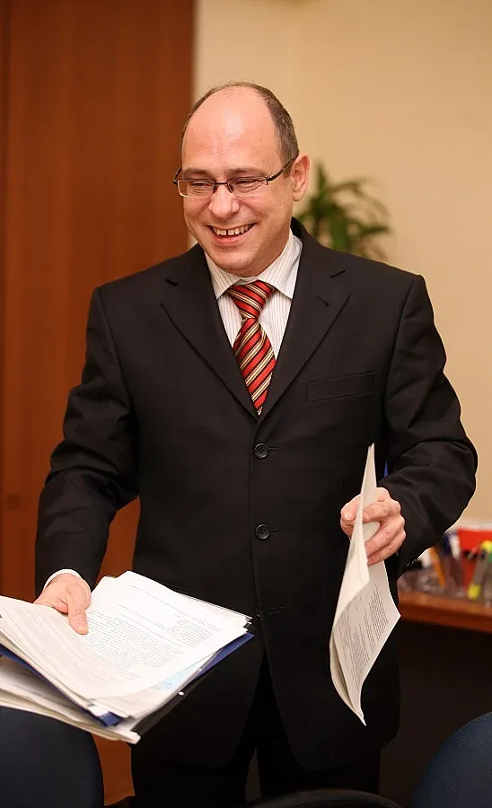 Вицето на Калфин обеща да има поне две деца