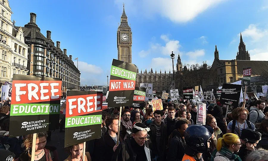 Сблъсъци белязаха студентския протест в Лондон