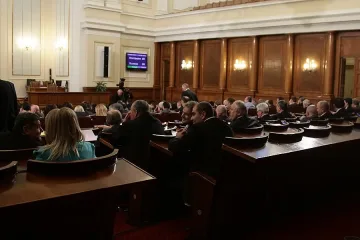 Депутатите разрешиха преговори за нов заем