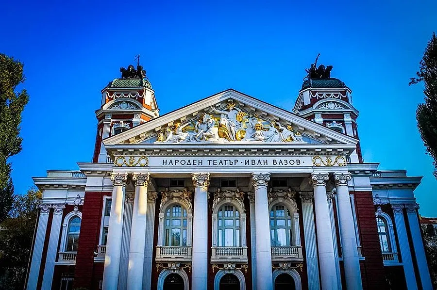 Програмата в Народния театър за декември