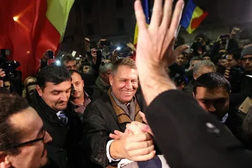 Йоханис смята да свали правителството на Румъния