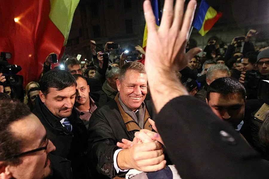 Йоханис смята да свали правителството на Румъния