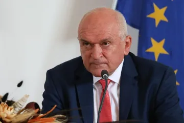 Главчев: Юмруците нямат място в изкуството