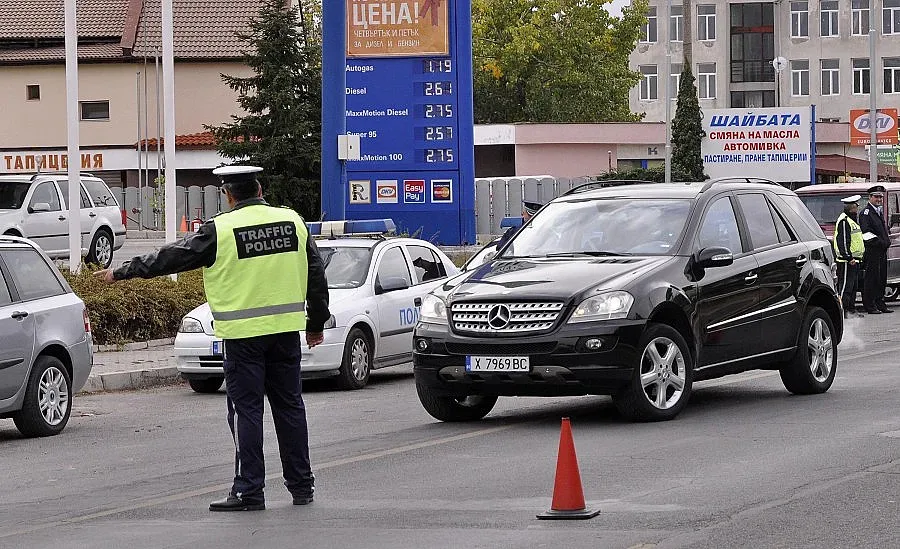 Шофьорка без книжка избяга от полицията