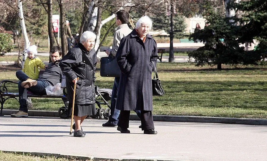 Кабинетът намери пари за коледни надбавки за пенсионерите