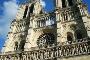 5 години по-късно. Нотр Дам работи с пълна сила